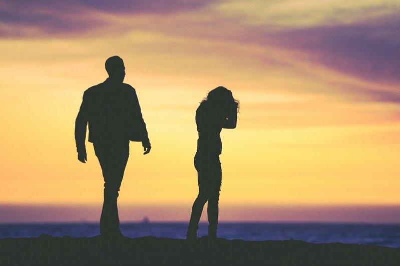华女大学生与男友吵架被控家暴，面临驱逐出境。 （示意图，取自Unsplash.co...