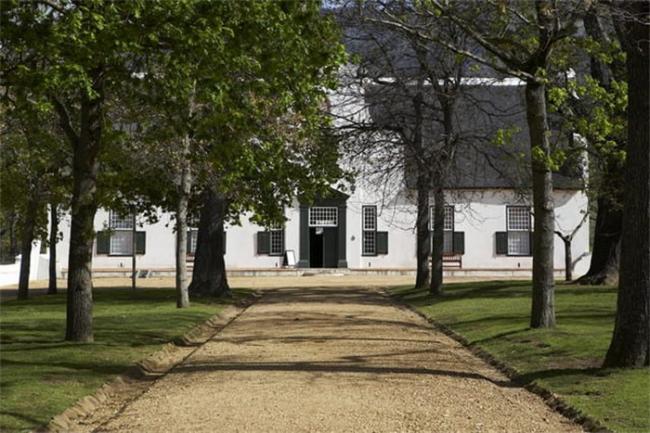 康斯坦夏酒庄 (Groot Constantia)