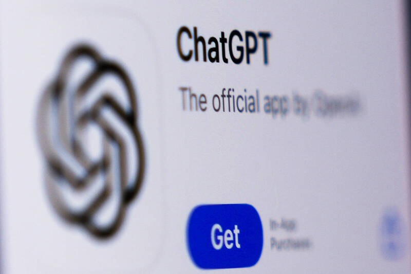 現在多數的年輕人使用ChatGPT撰寫履歷和自我個性評估，內容顯得非常專業，獲得公司聘用。（示意圖，路透）