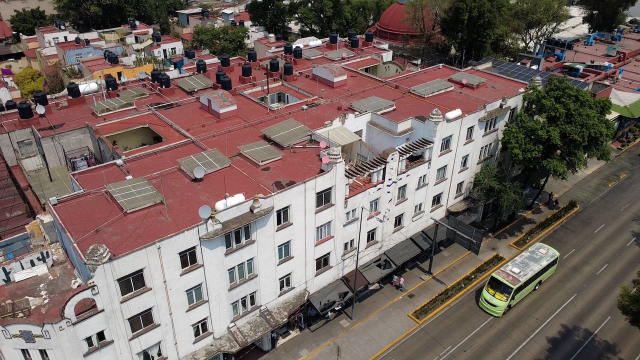 A bird's eye view of a building in Mexico City.