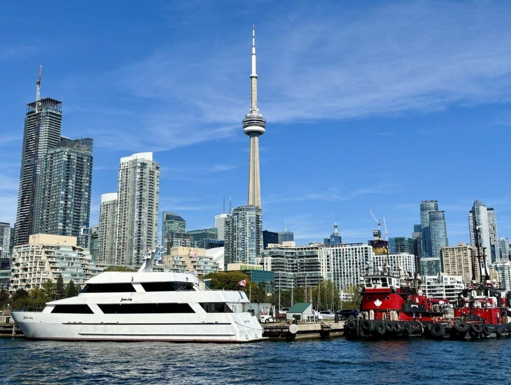 The downtown Toronto waterfront skyline.